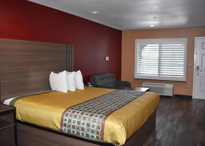 Baymont By Wyndham Manteca