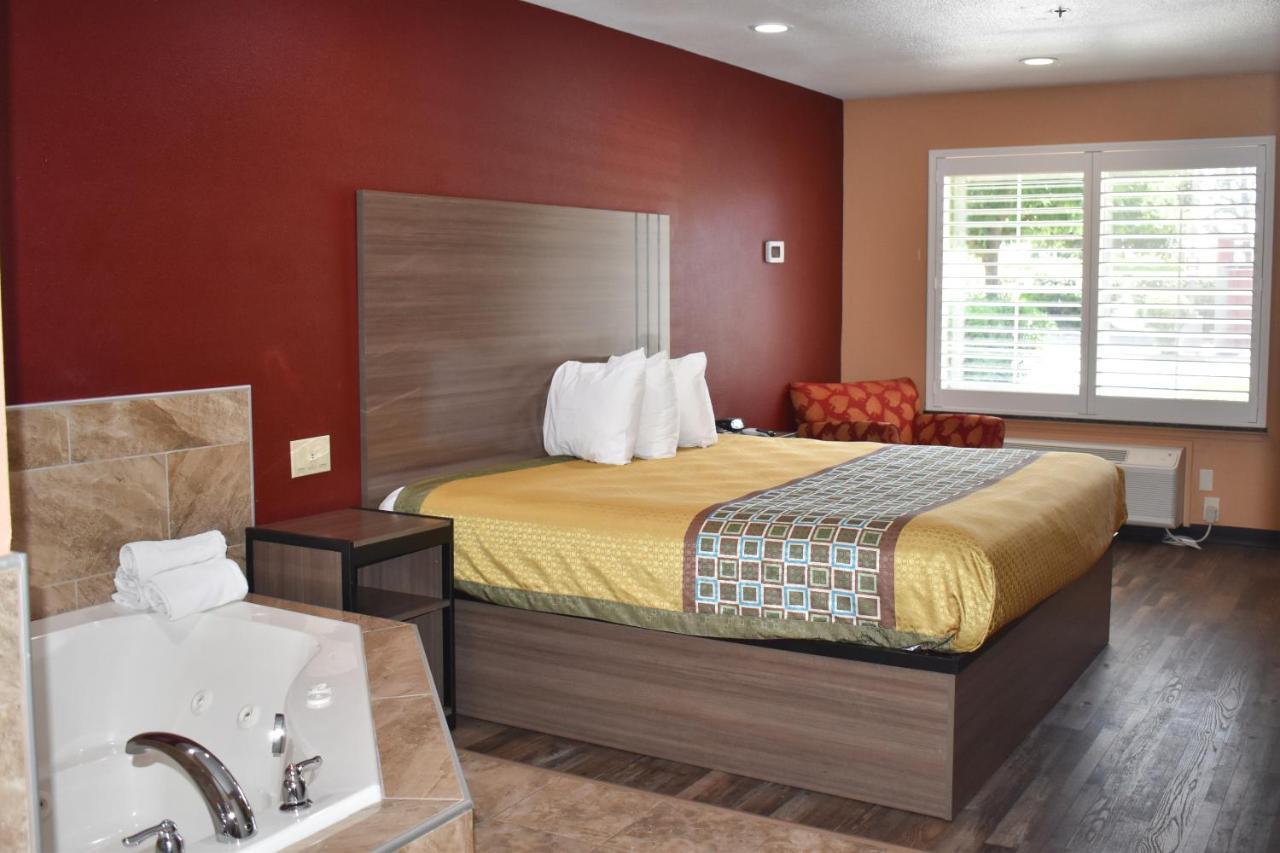 Hotel Baymont By Wyndham Manteca